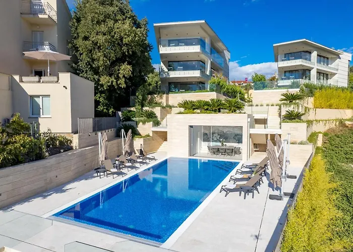 Hadrie Luxury And Krk Krk Town