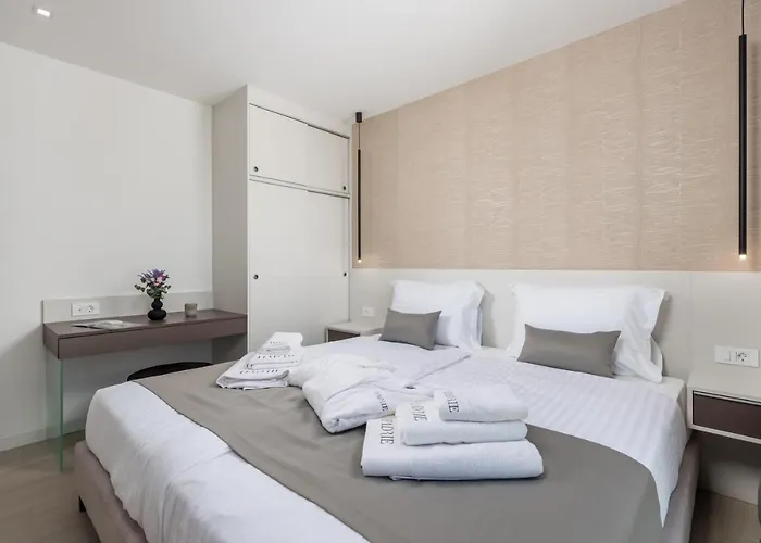 Hadrie Luxury And Krk Krk Town